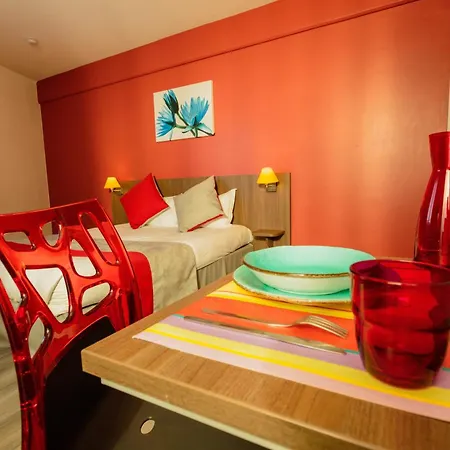 Appart-hotel & Golf Centre 3* بيربينيو