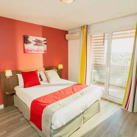 Appart-hotel & Golf Centre 3*