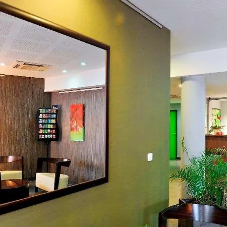 Appart-hotel & Golf Centre 3* بيربينيو