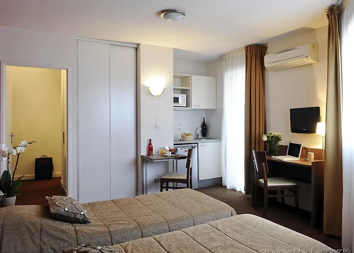 Appart-hotel & Golf Centre 3*